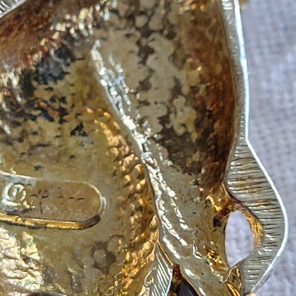 Vintage Darlene Cat Pin - Gold Tone with Black Enamel - Picture 7 of 10